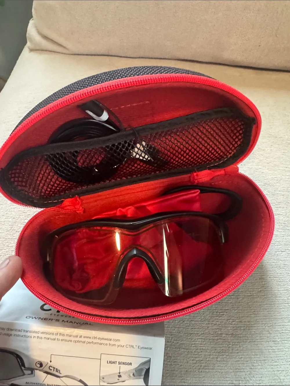 Ctrl electronic tinting eyewear Protective Sport Goggles with Red Zip Case
